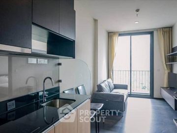 1-BR Condo at The Edge Sukhumvit 23 near MRT Sukhumvit