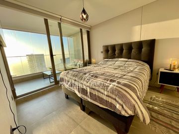 Moderno departamento amoblado con vista al mar en Reñaca Norte