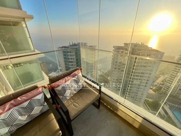 Moderno departamento amoblado con vista al mar en Reñaca Norte
