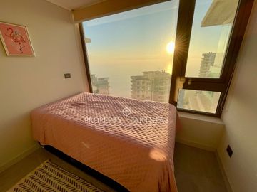 Moderno departamento amoblado con vista al mar en Reñaca Norte