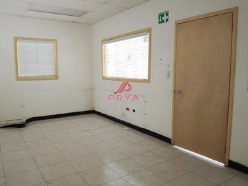 Local comercial en renta en Santa Teresita, Guadalajara | 638 m² con montacargas