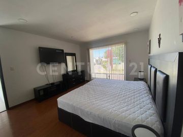 Venta de Casa en lomas de Angelopolis cluster 777 con jardin