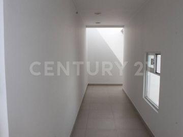 Venta de Casa en lomas de Angelopolis cluster 777 con jardin