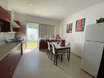 Venta de Casa en lomas de Angelopolis cluster 777 con jardin