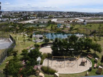 Venta de Casa en lomas de Angelopolis cluster 777 con jardin