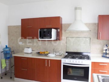 Venta de Casa en lomas de Angelopolis cluster 777 con jardin