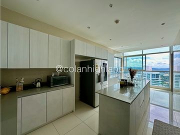 Venta / Alquiler Penthouse en PH Costanera, Ave Balboa