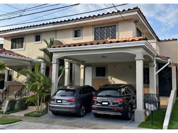 SE VENDE CASA DE 4 REC. EN EL RESIDENCIAL VILLE DI FIRENZE, ALBROOK