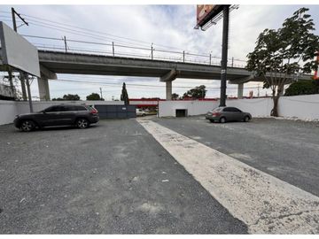 ALQUILER GALERA 24 DIC - 2000m2, 9.500$