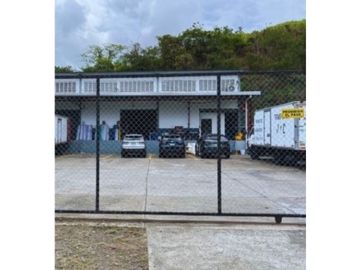 ALQUILER BODEGA EL CRISOL 2800$ 350m2