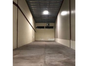 ALQUILER BODEGA EL CRISOL 2800$ 350m2