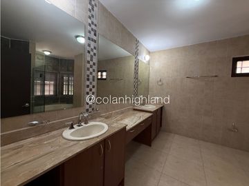 Venta o Alquiler Casa en El Doral, Costa Sur