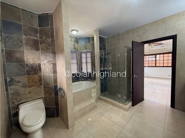Venta o Alquiler Casa en El Doral, Costa Sur