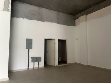 ALQUILER LOCAL COMERCIAL EN PLANTA BAJA PLAZA COMERCIAL 12 DE OCTUBRE