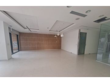 ALQUILER LOCAL COMERCIAL EN PLAZA COMERCIAL AV. 12 DE OCTUBRE
