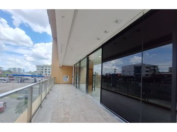 ALQUILER LOCAL COMERCIAL EN PLAZA COMERCIAL AV. 12 DE OCTUBRE