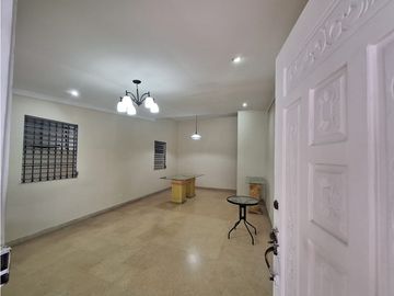 SE ALQUILA CASA EN VILLA DE LAS FUENTES 2