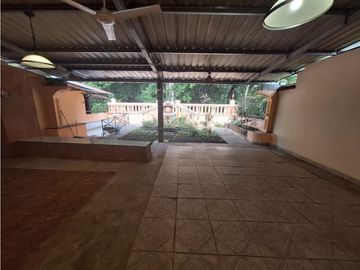 SE ALQUILA CASA EN VILLA DE LAS FUENTES 2