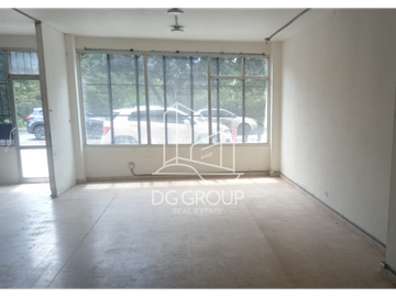 Venta de local comercial en Parque Lefevre