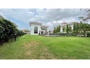 Venta de casa en Santa María