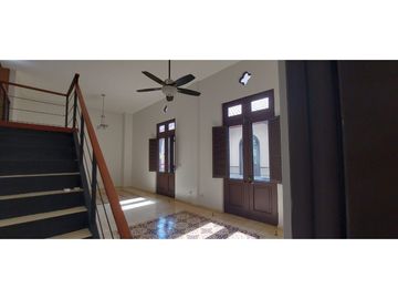 Se alquila apartamento en Casco Viejo, San Felipe