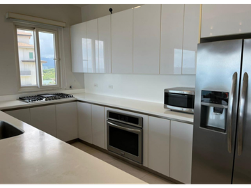 Apartamento de playa en venta en Playa Escondida