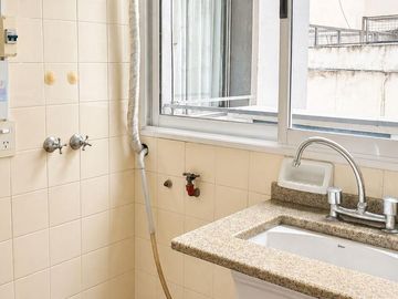 PISO EN VENTA 3 AMBIENTES CON DEPENDENCIA Y COCHERA - Belgrano