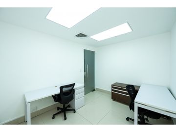 SE ALQUILA OFICINA OFICINA 31-11 EDIFICIO  AVE. BALBOA 