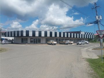 VENDO PROPIEDAD COMERCIAL CHANGUINOLA, CON 5 LOCALES --$845.000--