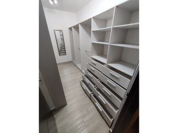 SE ALQUILA APARTAMENTO EN MARBELLA DE 220M2