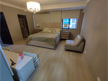 SE ALQUILA APARTAMENTO EN MARBELLA DE 220M2