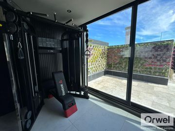 MONOAMBIENTE EN PALERMO HOLYWOOD. AMENITIES. UBICACION 10. LUMINOSO. SEG. 24 HS.