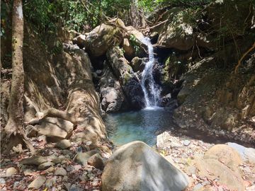 SE VENDE TERRENO EN CERRO AZUL