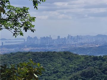 SE VENDE TERRENO EN CERRO AZUL