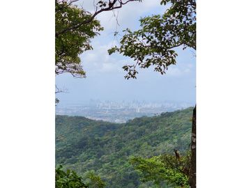 SE VENDE TERRENO EN CERRO AZUL