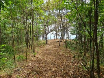 SE VENDE TERRENO EN CERRO AZUL