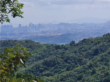 SE VENDE TERRENO EN CERRO AZUL