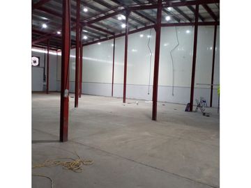 Bodega de 800 mts2,  $5600