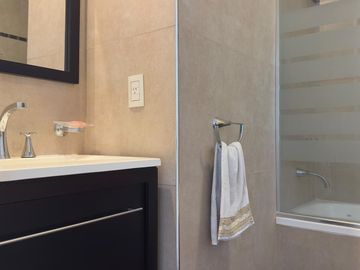 Casa en venta - Barrio Septiembre - Doble Terreno-Grandes espacios-Pileta climatizada-Ing Maschwitz