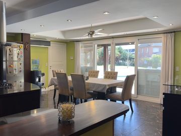 Casa en venta - Barrio Septiembre - Doble Terreno-Grandes espacios-Pileta climatizada-Ing Maschwitz