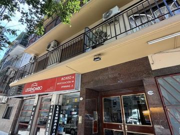 Muy buen departamento de 3 ambientes con balcón