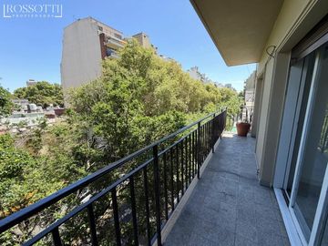 Muy buen departamento de 3 ambientes con balcón