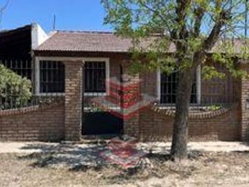 EN VENTA CASA EN SIQUIMAN A 200MTS DE RUTA 38 CON VISTA A LAS SIERRAS REF. 2067