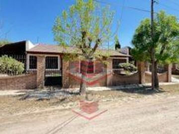 EN VENTA CASA EN SIQUIMAN A 200MTS DE RUTA 38 CON VISTA A LAS SIERRAS REF. 2067