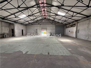 Se Alquila Galera de 650m2 en Tumba Muerto