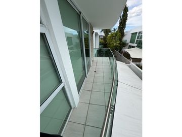 ALQUILER CASA MODERNA COSTA SUR (CP)