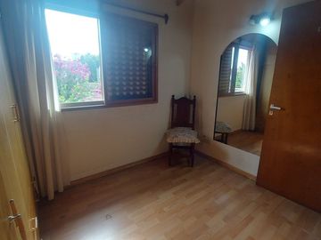 CASA DUPLEX 4 AMBIENTES CON PATIO JARDIN PARRILLA