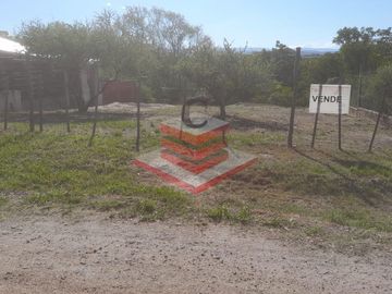 EN VENTA TERRENO EN SIQUIMAN Bº MOJARRAS A 200 Ms DEL RIO MALLIN CON  VISTA A LAS SIERRAS REF: 877