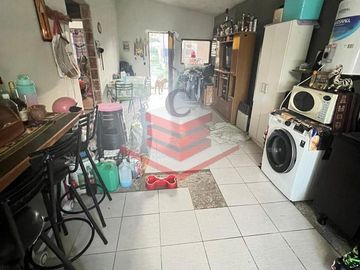 EN VENTA 2 CASAS MAS DEPARTAMENTO CON PILETA EN TANTI A DOS CUADRAS DE RUTA 28 REF: 1872