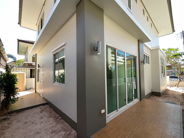 Urgent sale single house Thanwa Town Project Udon Thani-Ban Lueam Mueang Udon Thani, newly renovated, 2-story detached house, convenient transportatio